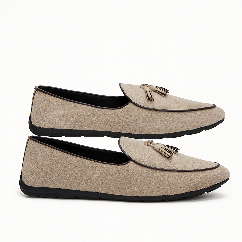 حذاء لوفر من جلد الغزال البيج بشراشيب 4995