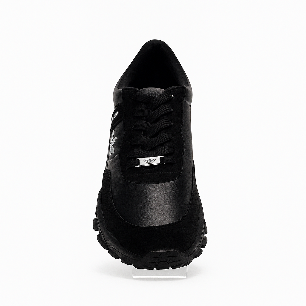 حذاء رياضي أديداس. 8524