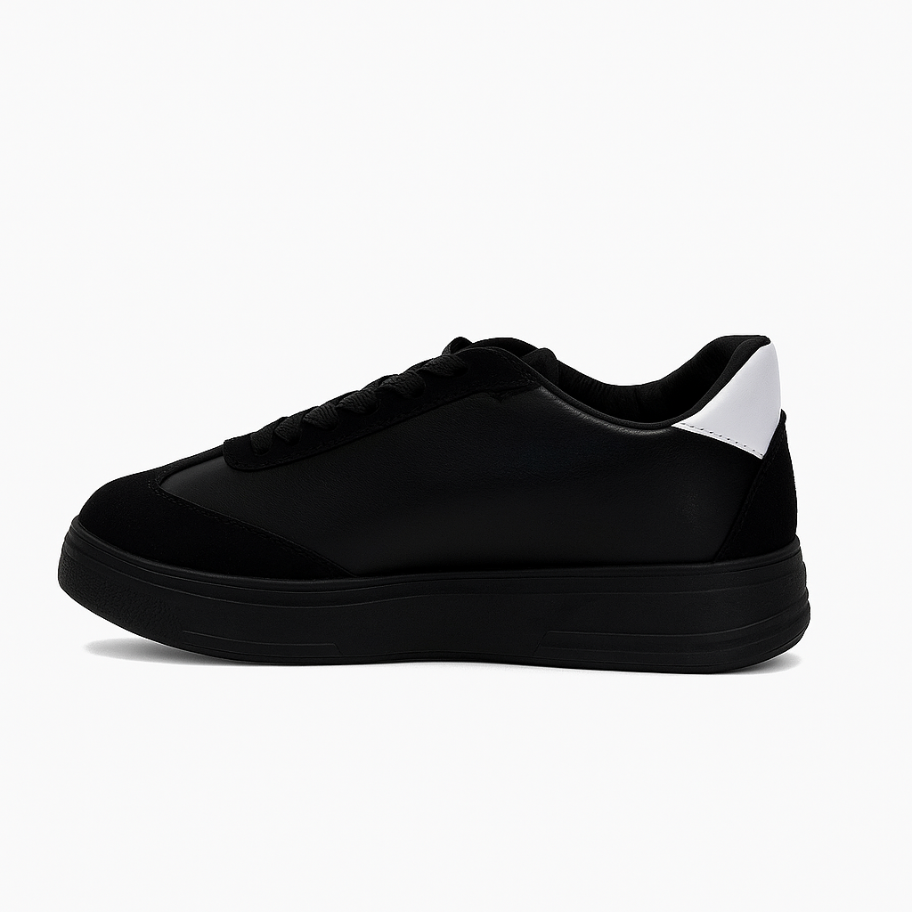 حذاء رياضي باللونين الأبيض والأسود 36949