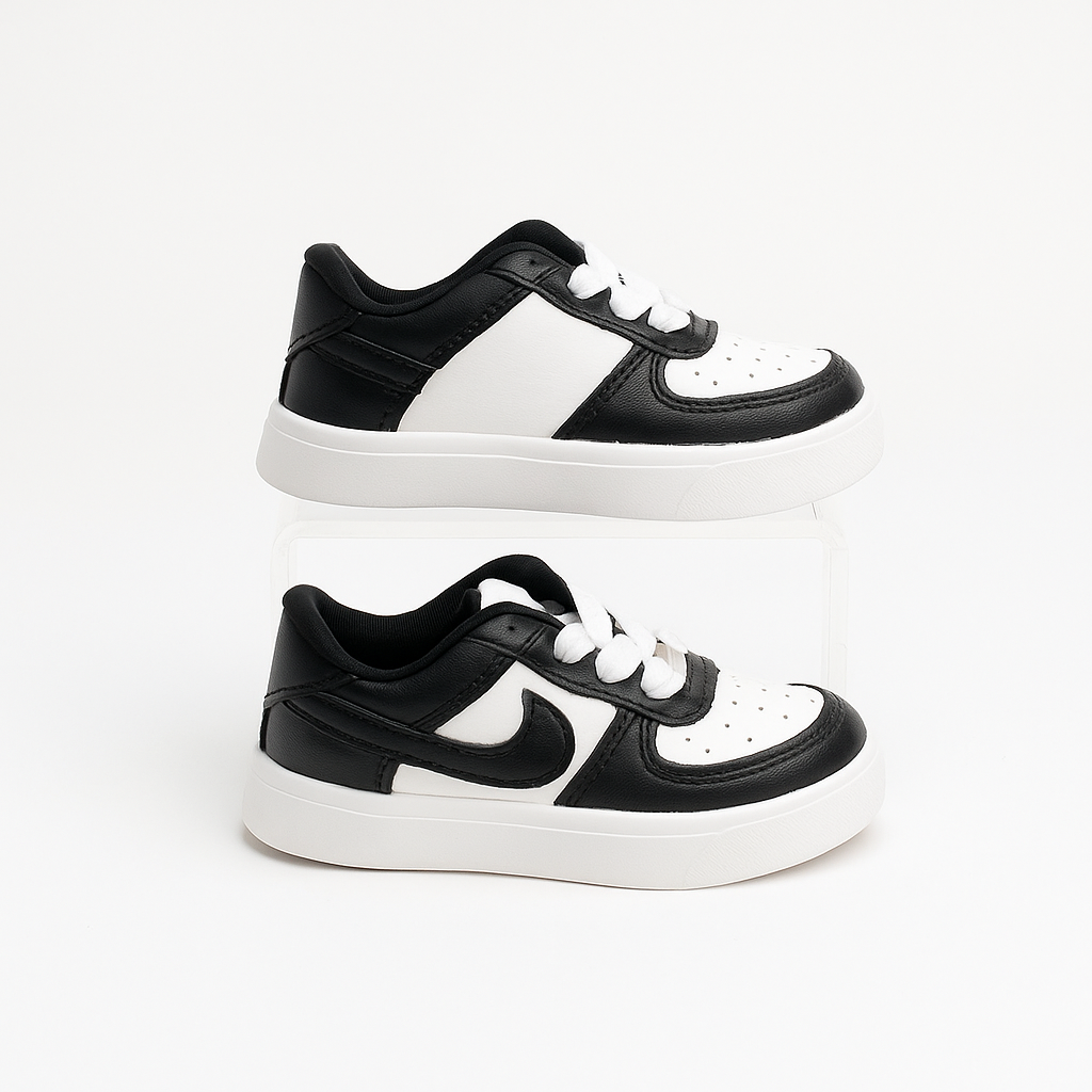 حذاء نايكي اير فورس 1 الرياضي باللونين الأسود والأبيض. 33914