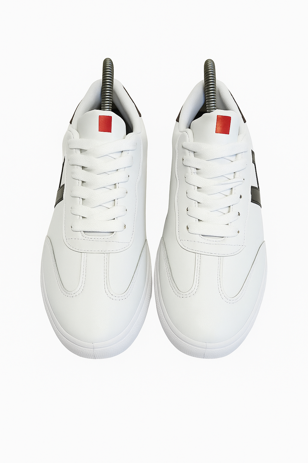 حذاء رياضي تومي هيلفيغر باندورا للرجال باللون الأبيض. 8561