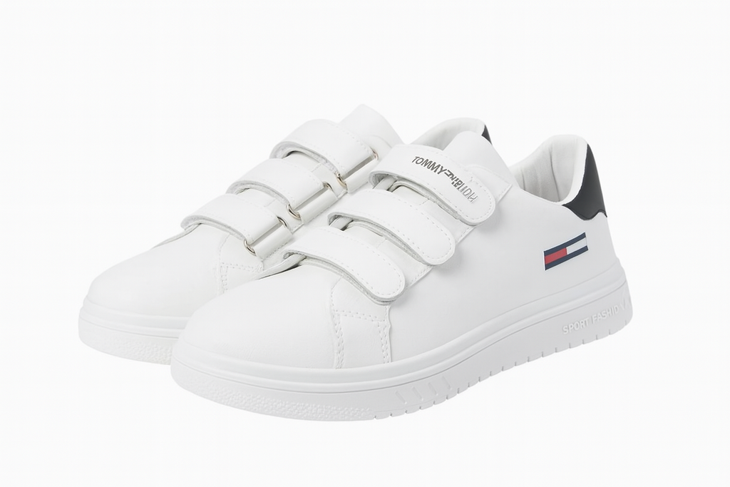 حذاء رياضي تومي هيلفيغر أبيض بشريط فيلكرو للنساء.152058