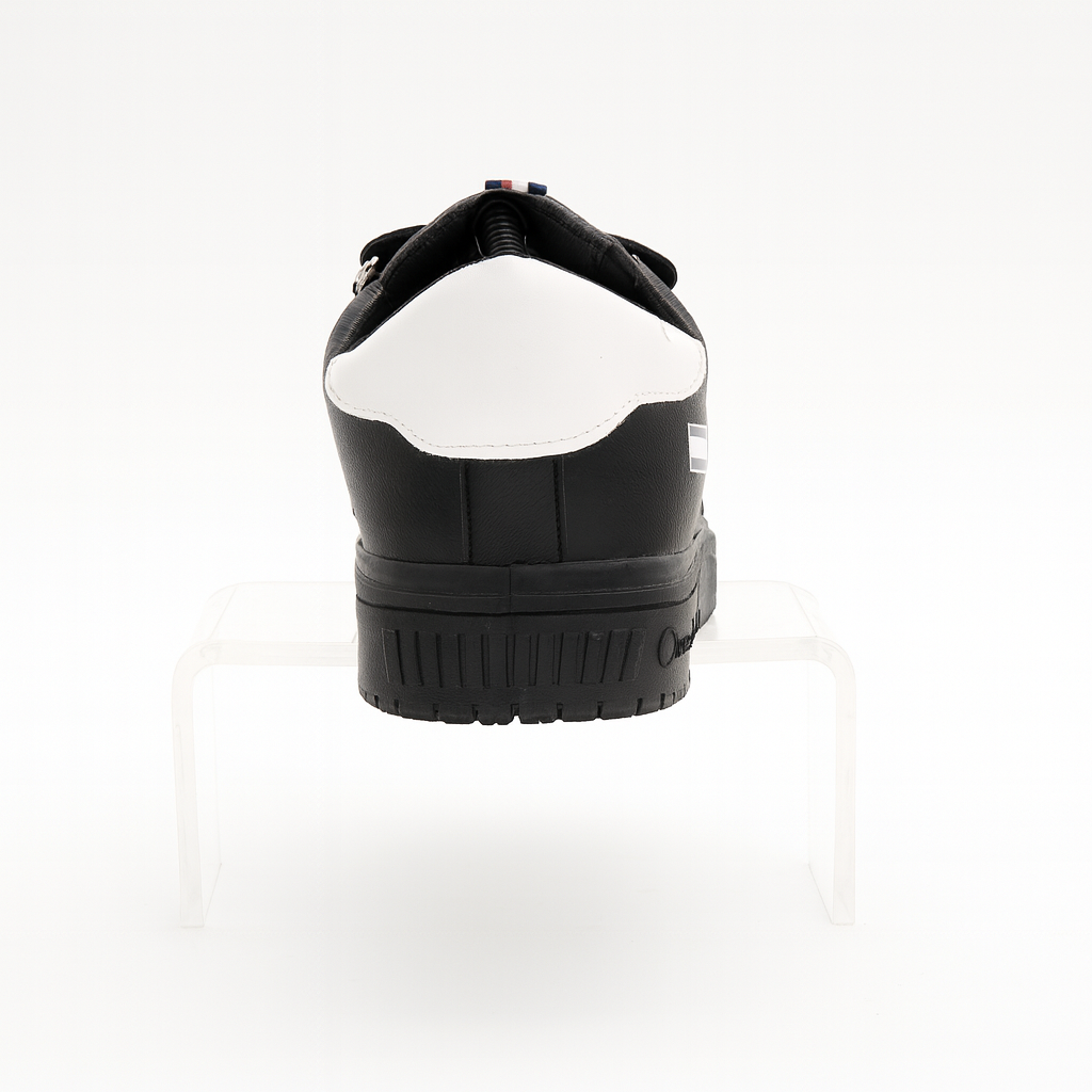 حذاء رياضي تومي هيلفيغر أبيض بشريط فيلكرو للنساء. 152058