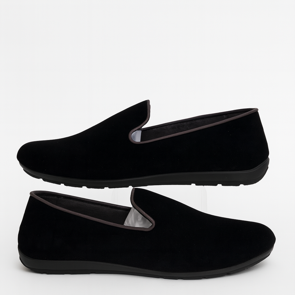 شبشب إيفري وير شارينتيز للرجال من إيزوتونر، مصنوع من جلد سويدي أسود. 4993