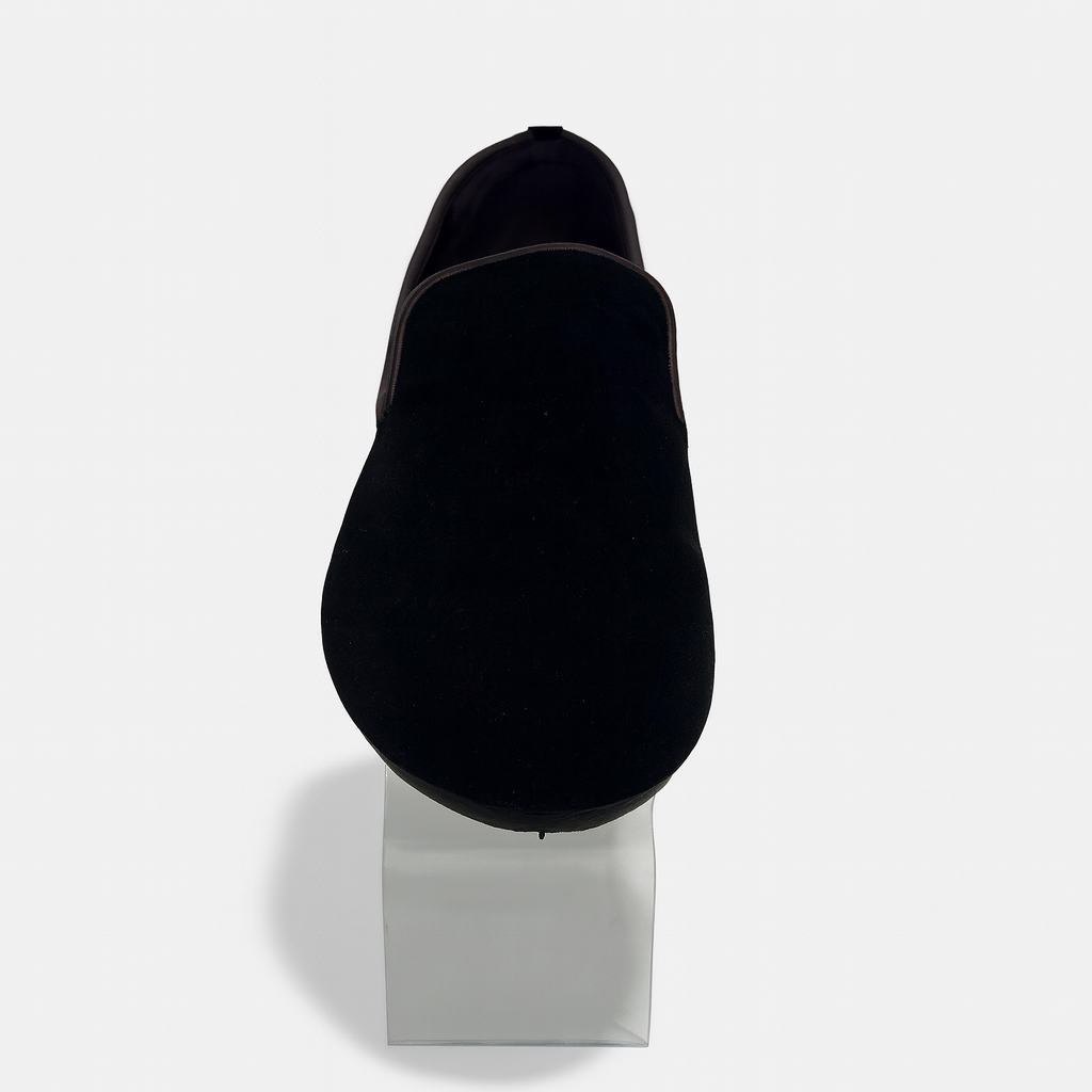 شبشب إيفري وير شارينتيز للرجال من إيزوتونر، مصنوع من جلد سويدي أسود. 4993