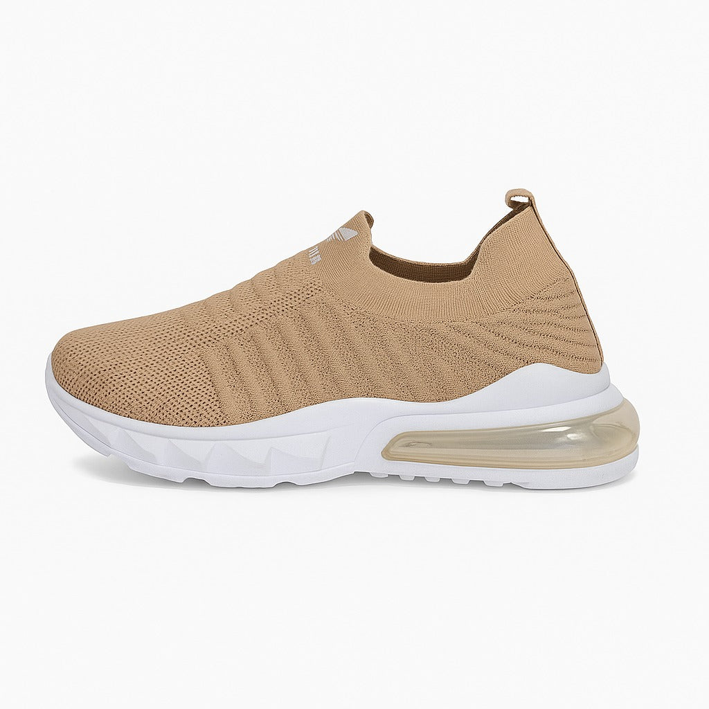 حذاء أديداس سهل الارتداء باللون البيج ونعل أبيض. 36883