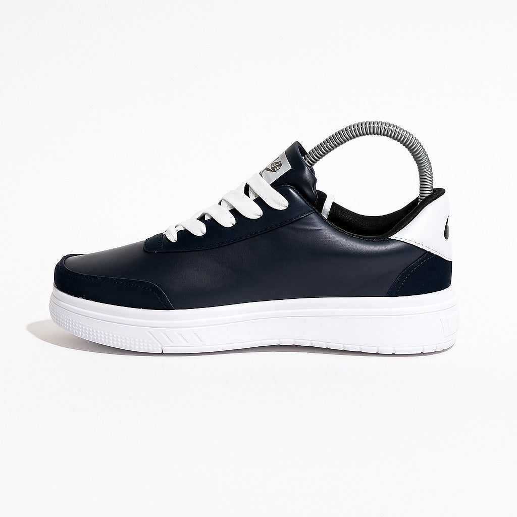 حذاء نايكي رياضي باللونين الأبيض والأسود 159409