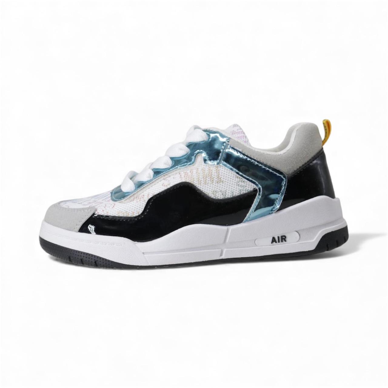 حذاء رياضي نسائي بلمسات معدنية 152037