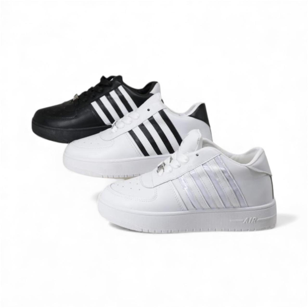 حذاء رياضي كاجوال بثلاثة خطوط جانبية 152017